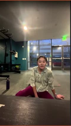 Jessie C. on a live 1-on-1 video training call with her Papayya trainer